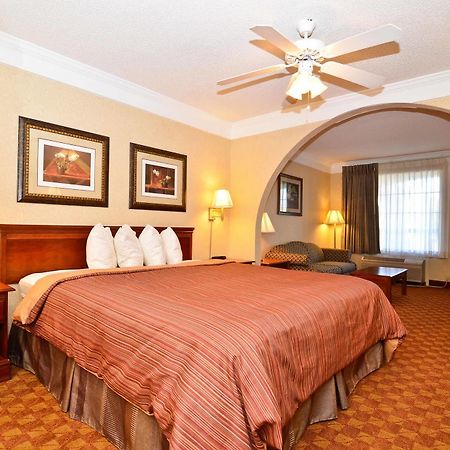 Best Western Hawkinsville Inn & Suites Номер фото