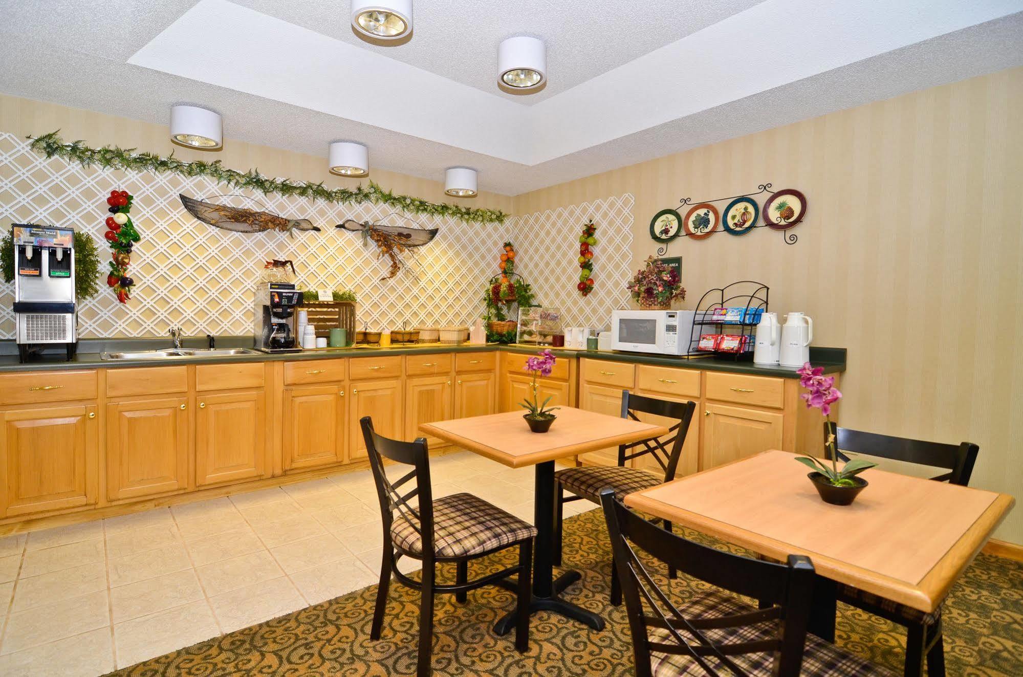 Best Western Hawkinsville Inn & Suites Ресторан фото
