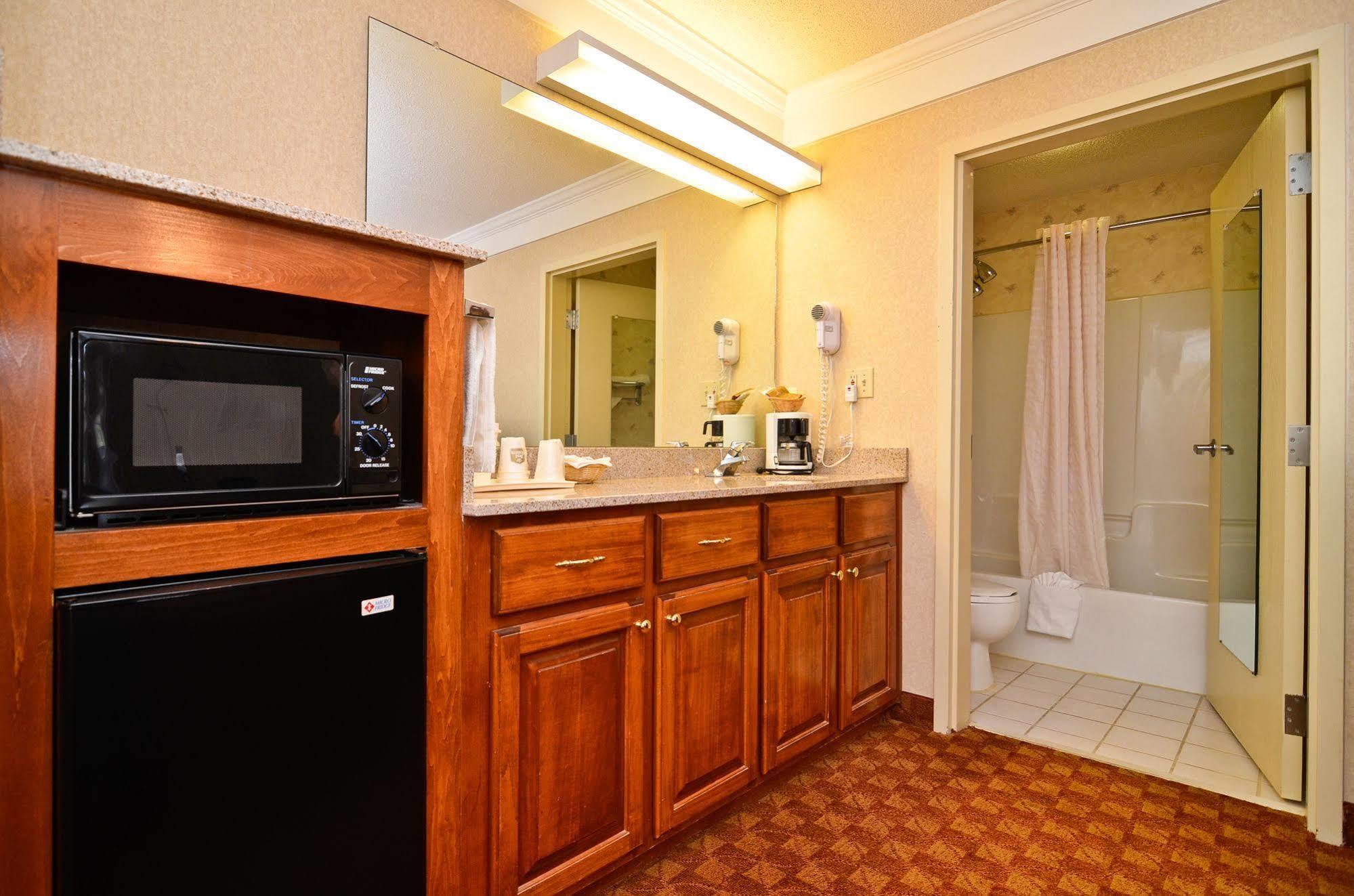 Best Western Hawkinsville Inn & Suites Номер фото