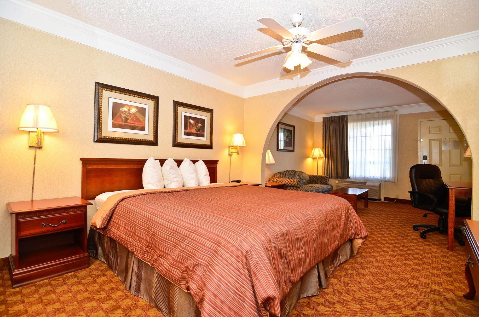 Best Western Hawkinsville Inn & Suites Номер фото