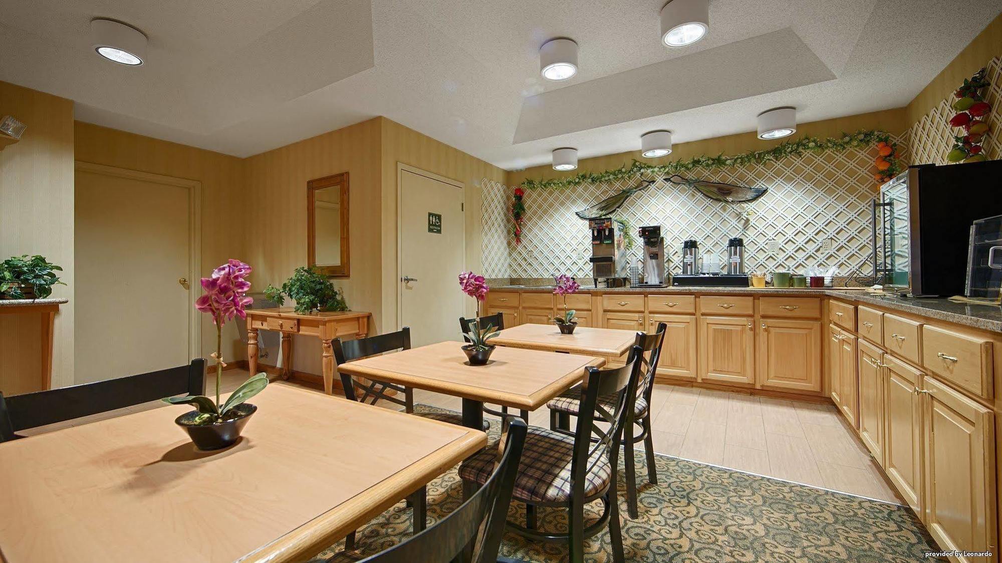 Best Western Hawkinsville Inn & Suites Экстерьер фото
